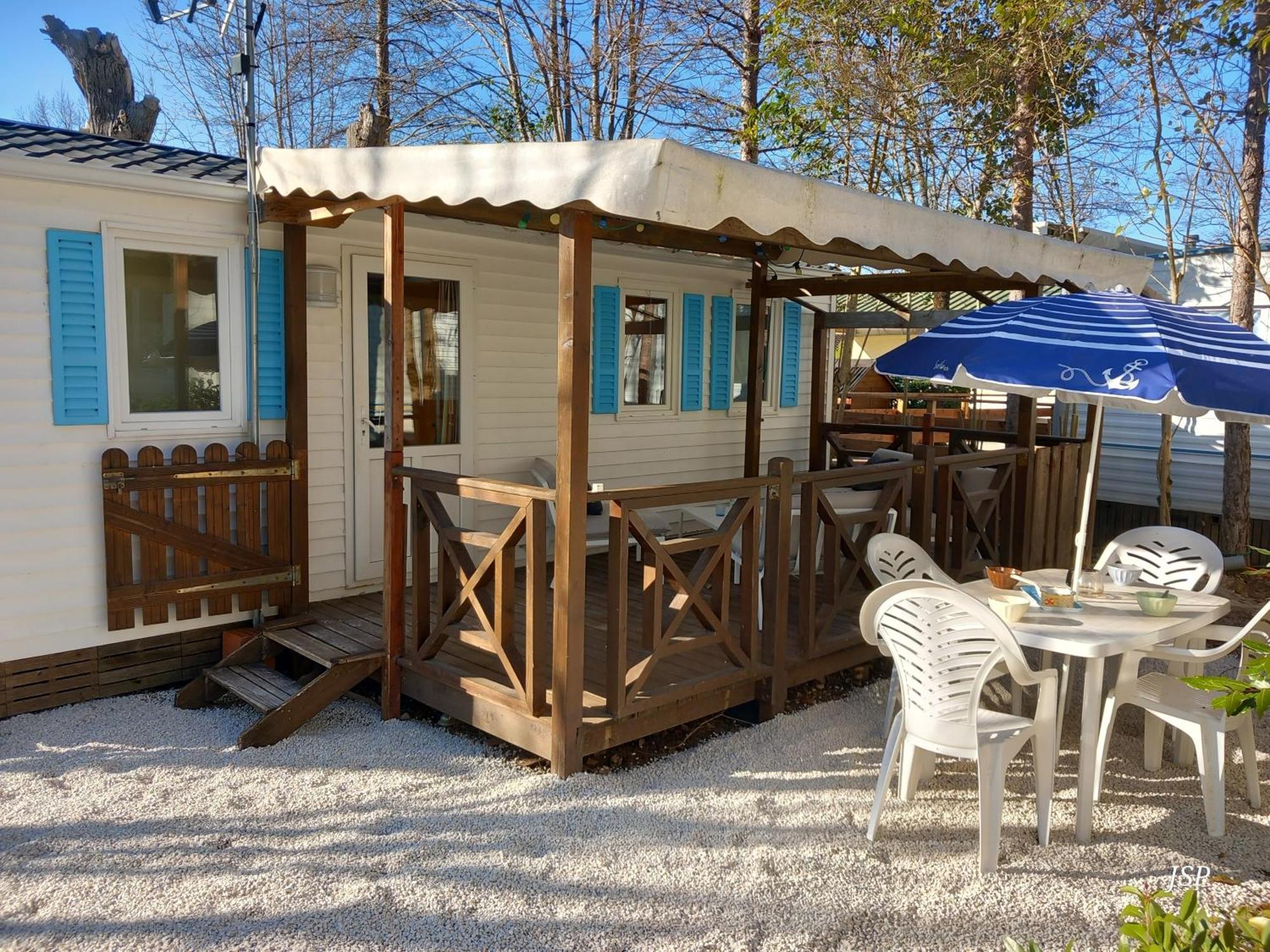Mobilhome Les Volets Bleus Vaudreuille Extérieur photo