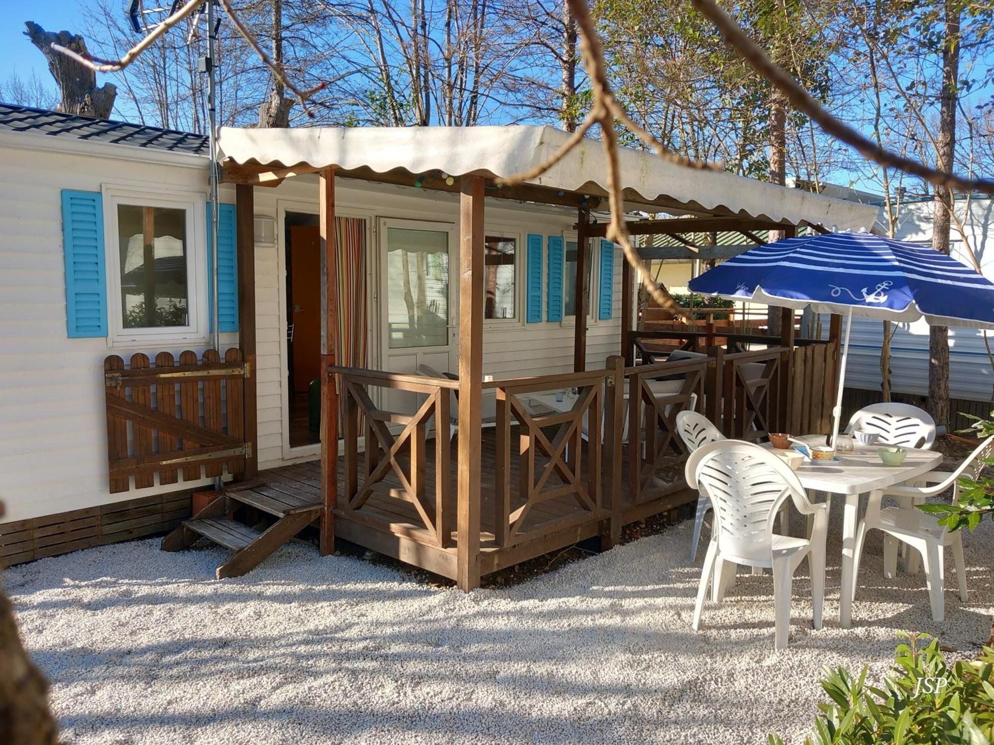 Mobilhome Les Volets Bleus Vaudreuille Extérieur photo